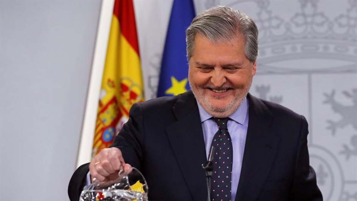 Mendez de Vigo, en la rueda de prensa de hoy-JUAN CARLOS HIDALGO (EFE)
