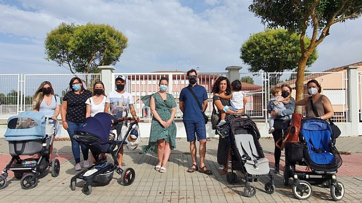 Los padres aseguran sentirse engañados por el Ayuntamiento arandino. LV
