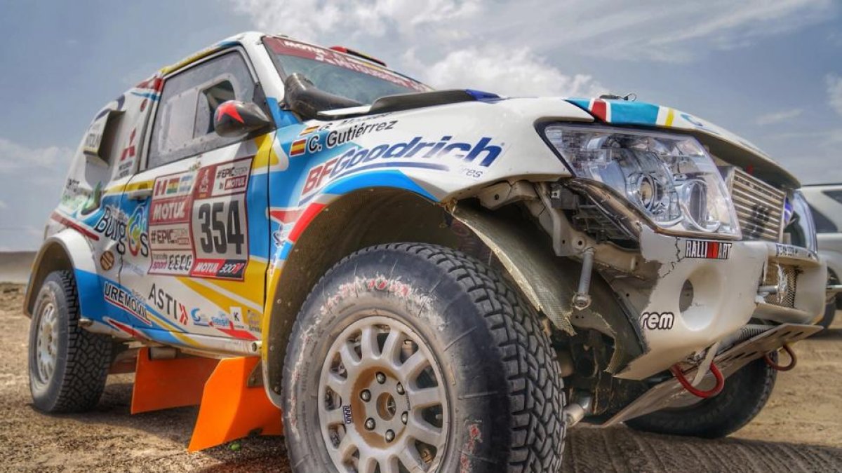 Así acabó el Mitsubishi Montero de la piloto burgalesa tras la 5ª etapa del Dakar-@cris_tortu
