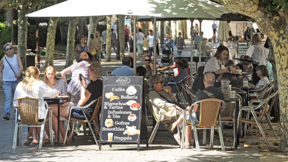 Imagen de la terraza de un establecimiento de la capital.-ISRAEL L. MURILLO