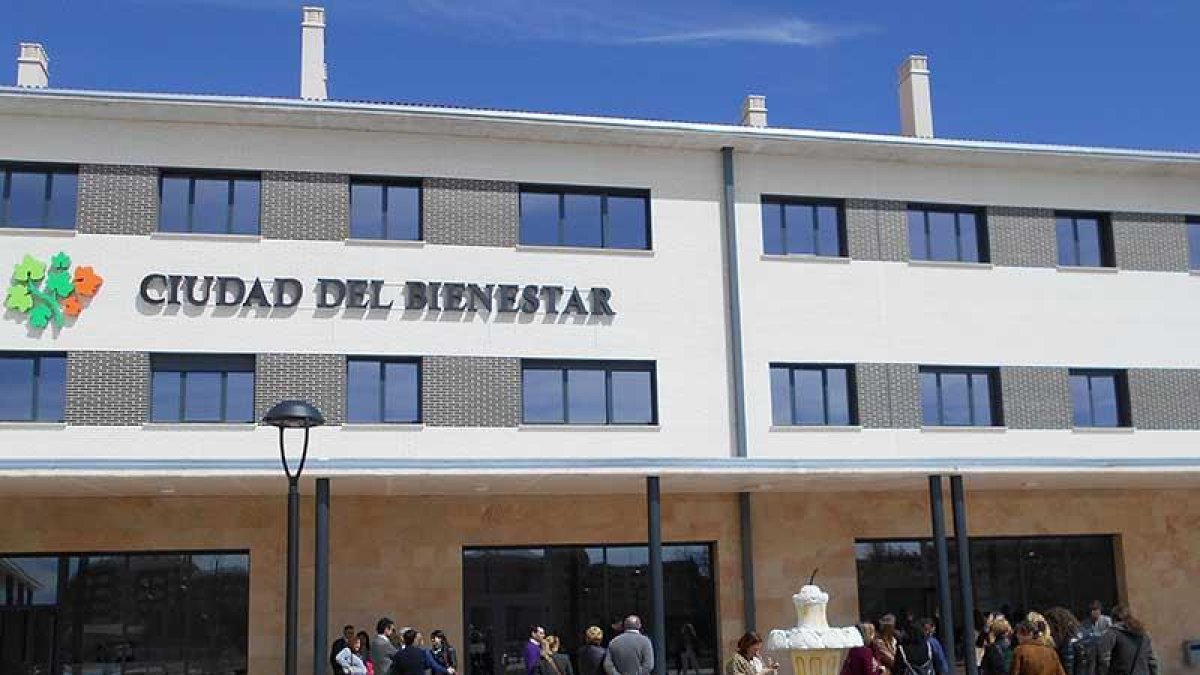 La residencia Nuestra Señora de las Viñas, cuenta con 130 plazas.-L.V.