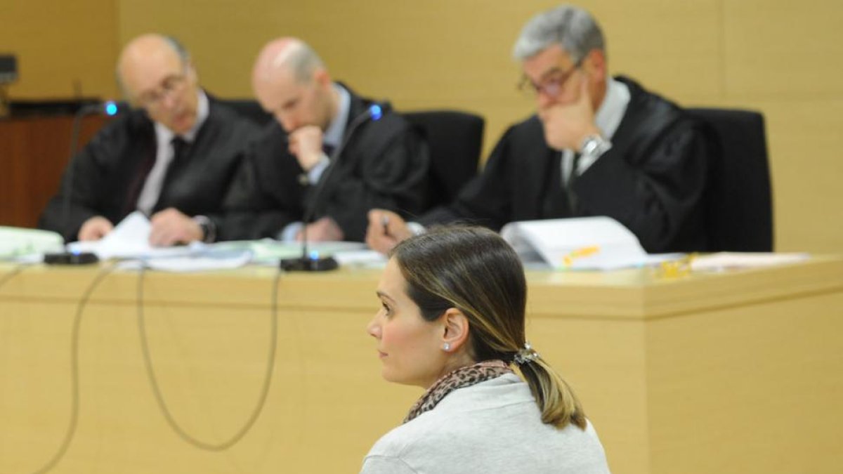 La secretaria desmintió ayer lo dicho días atrás por los acusados, al asegurar que les advirtió de posibles irregularidades.-I. L.M.