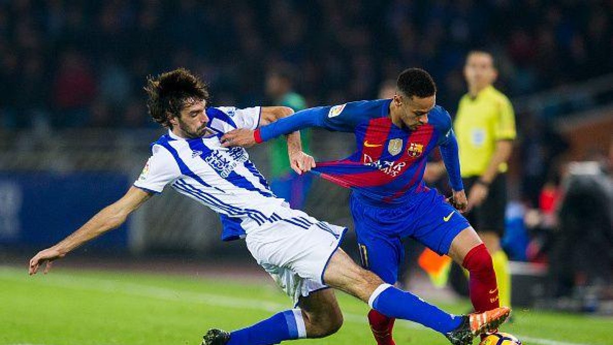 Carlos Martínez con la camiseta de la Real Sociedad.-