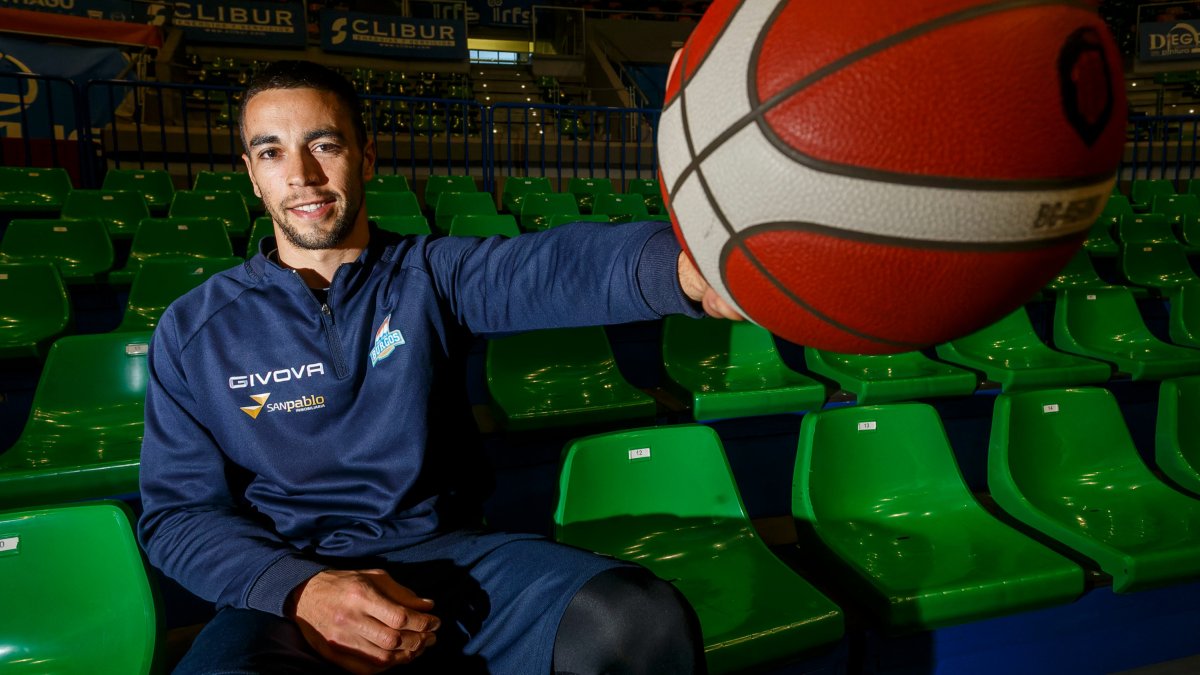 Álex López no dudó en regresar a Burgos cuando surgió la oportunidad. Santi Otero