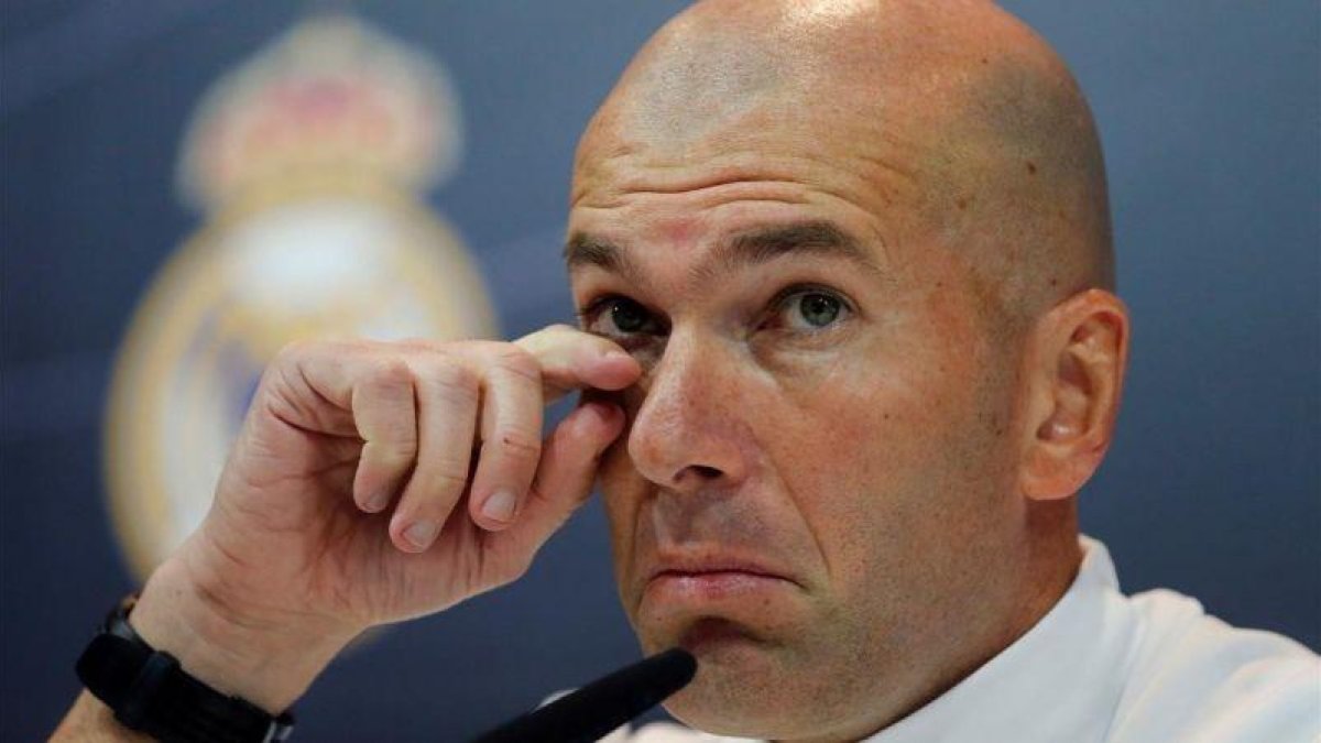 Zinedine Zidane, durante la rueda de prensa de este sábado en Valdebebas.-EFE / MARISCAL