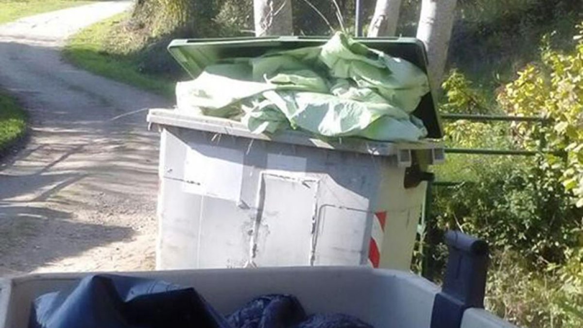 Los plásticos de uso agrícola no siempre acaban en los contenedores.-ECB