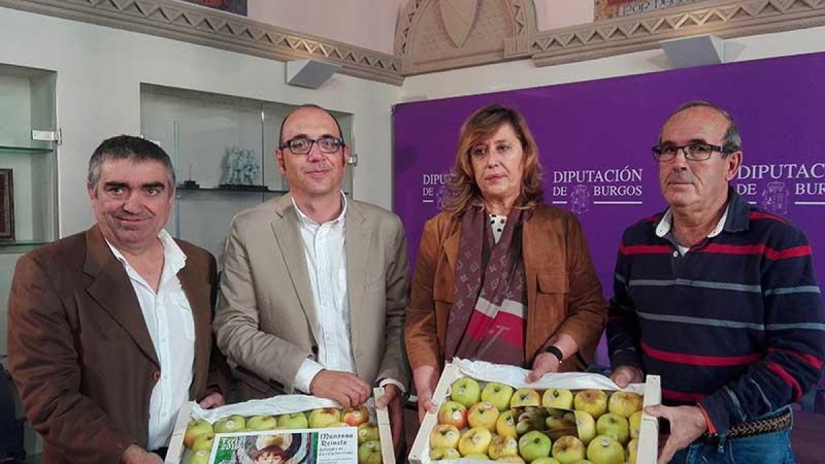 José Ignacio Velasco y Montserrat Aparicio (centro) junto a José María Macho (Las Olmas) y José Carlos Alonso (productor de la Marca de Garantía).-D.S.M.