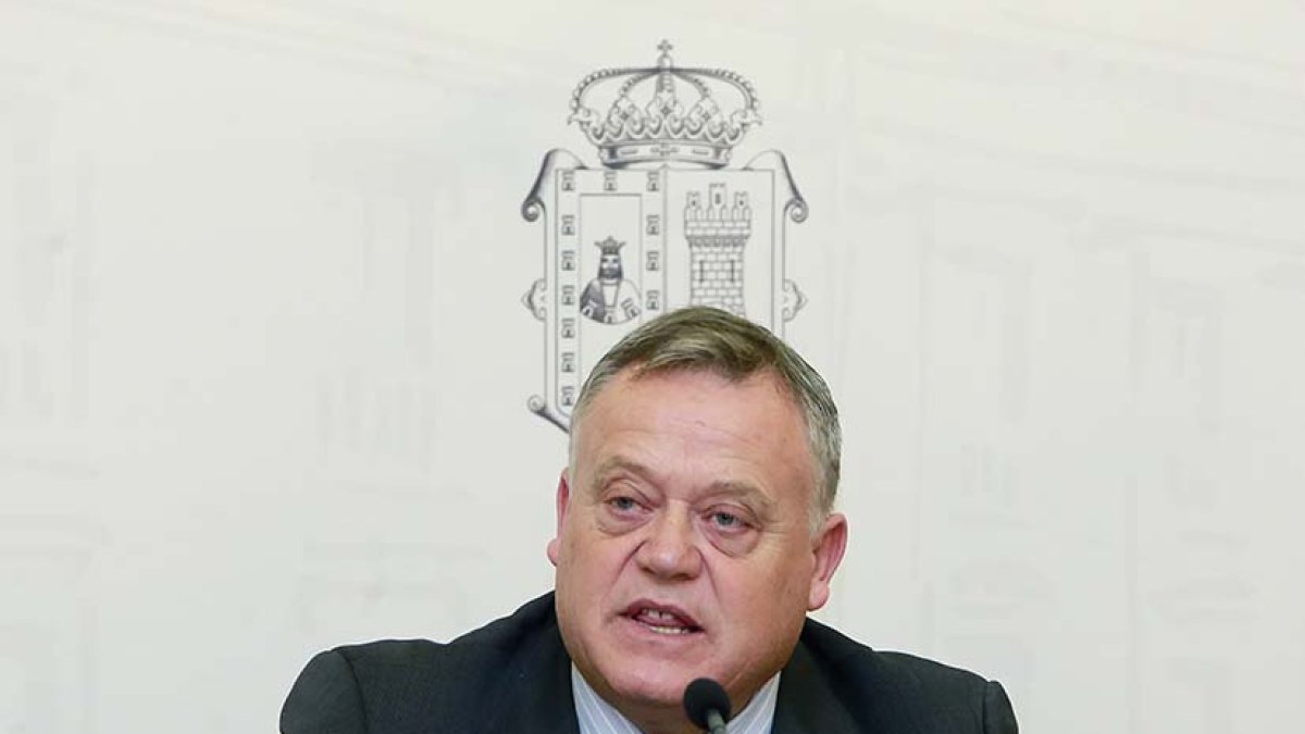 Nuevo conflicto entre Diputación y sindicatos. RAÚL G. OCHOA