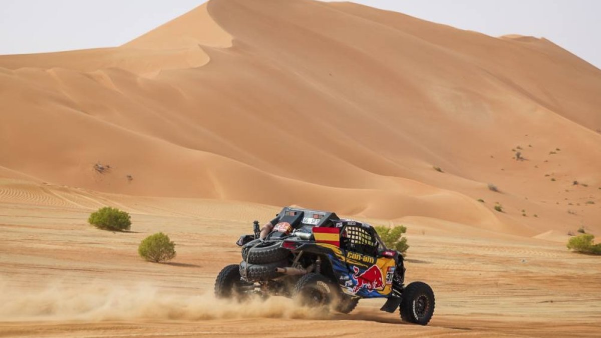 Cristina Gutiérrez en el desierto. FOTO: DAKAR 2023: FLORENT GOODEN