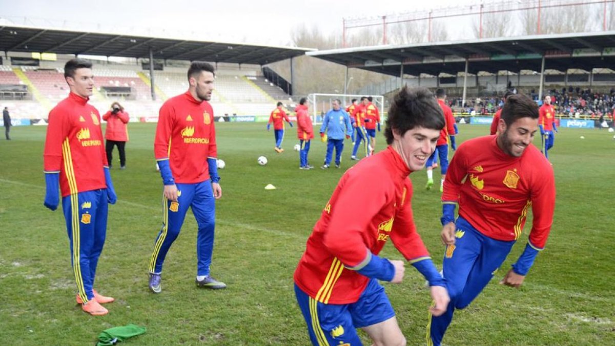 Imagen del entrenamiento de ayer en El Plantío.-ISRAEL L. MURILLO