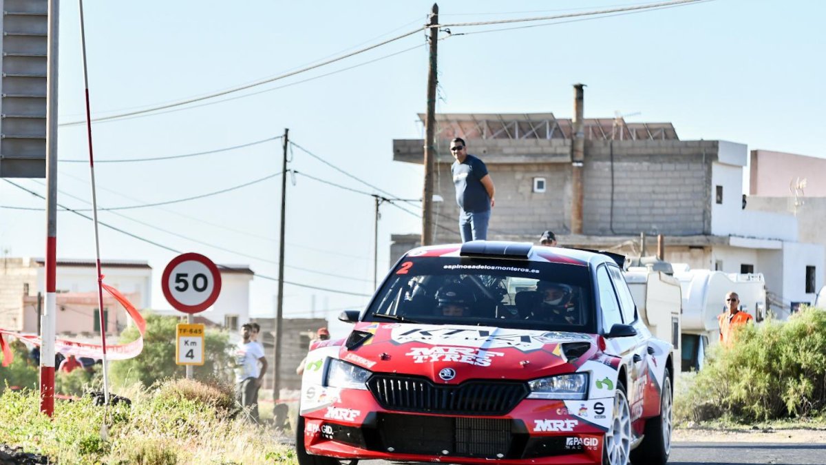 El SKODA de Llanera en el circuito tinerfeño del Rally Villa de Adeje. RFEA