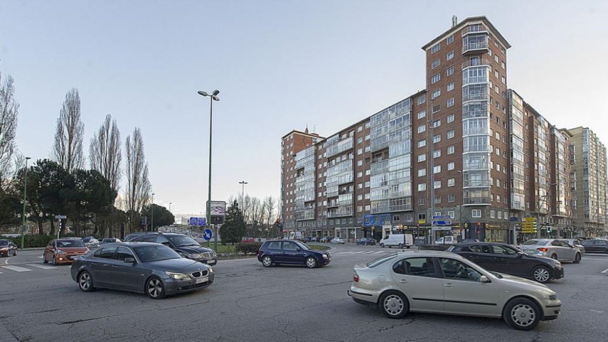 La plaza del Rey es uno de los lugares donde se prevé actuar durante la campaña de asfaltado.