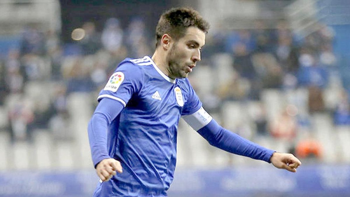 Diegui en acción en un choque del Real Oviedo-ECB