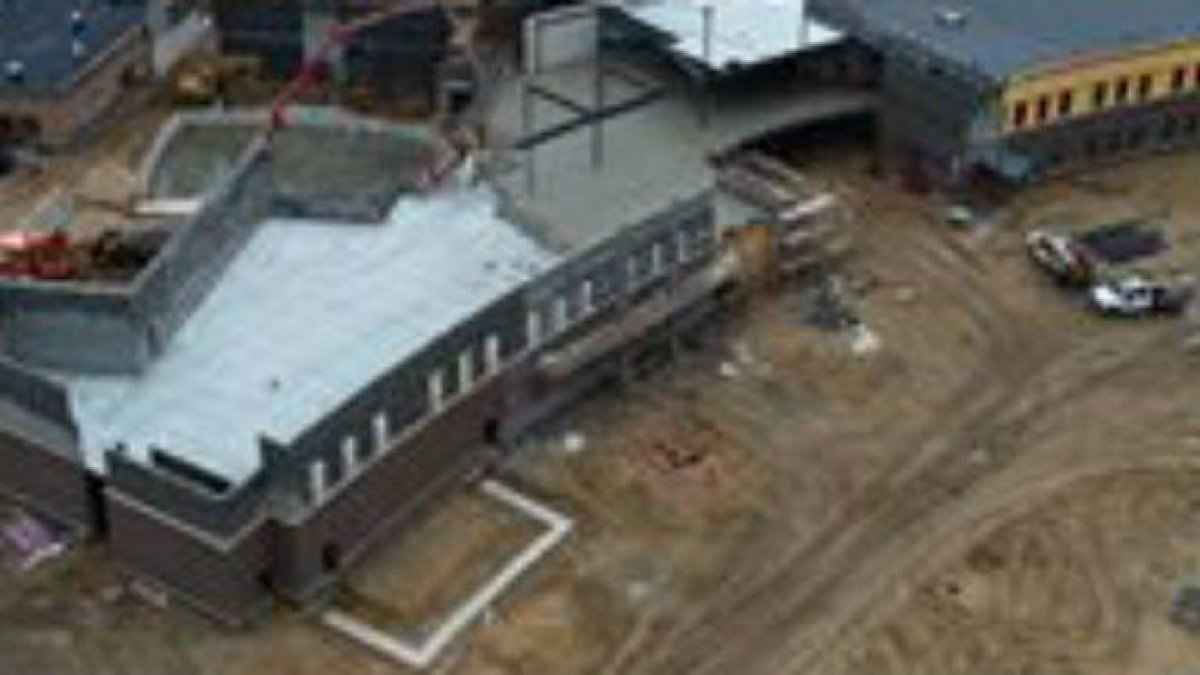 Imagen de las obras de construcción del nuevo edificio del centro Fruitport High School, en Michigan.-