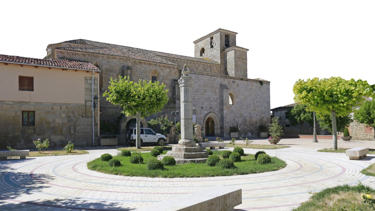 Plaza del Rollo con Iglesia de San Esteban de fondo. RAÚL G. OCHOA