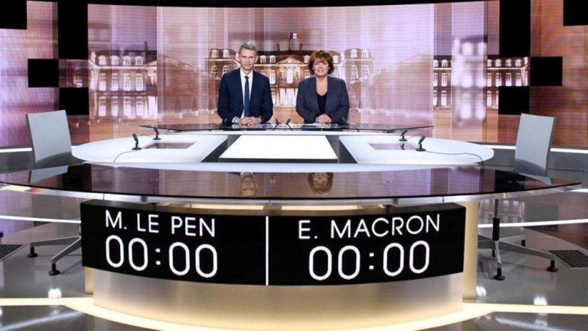 Plató donde se celebrará el debate entre Le Pen y Macron.-POOL