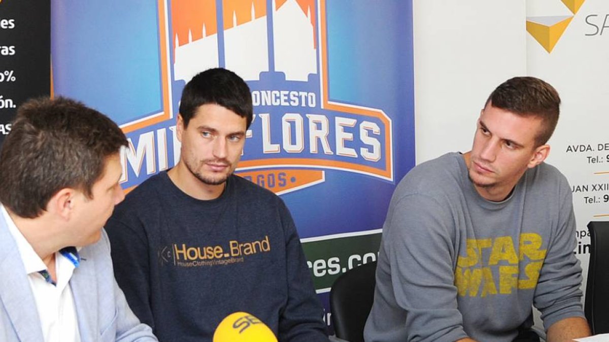 Sinica y Toncinic fueron presentados oficialmente ayer como jugadores del San Pablo Inmobiliaria-I. L. Murillo