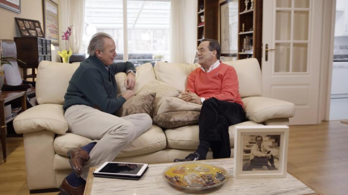 Bertín Osborne, con José Bono, en 'Mi casa es la tuya'.-MEDIASET