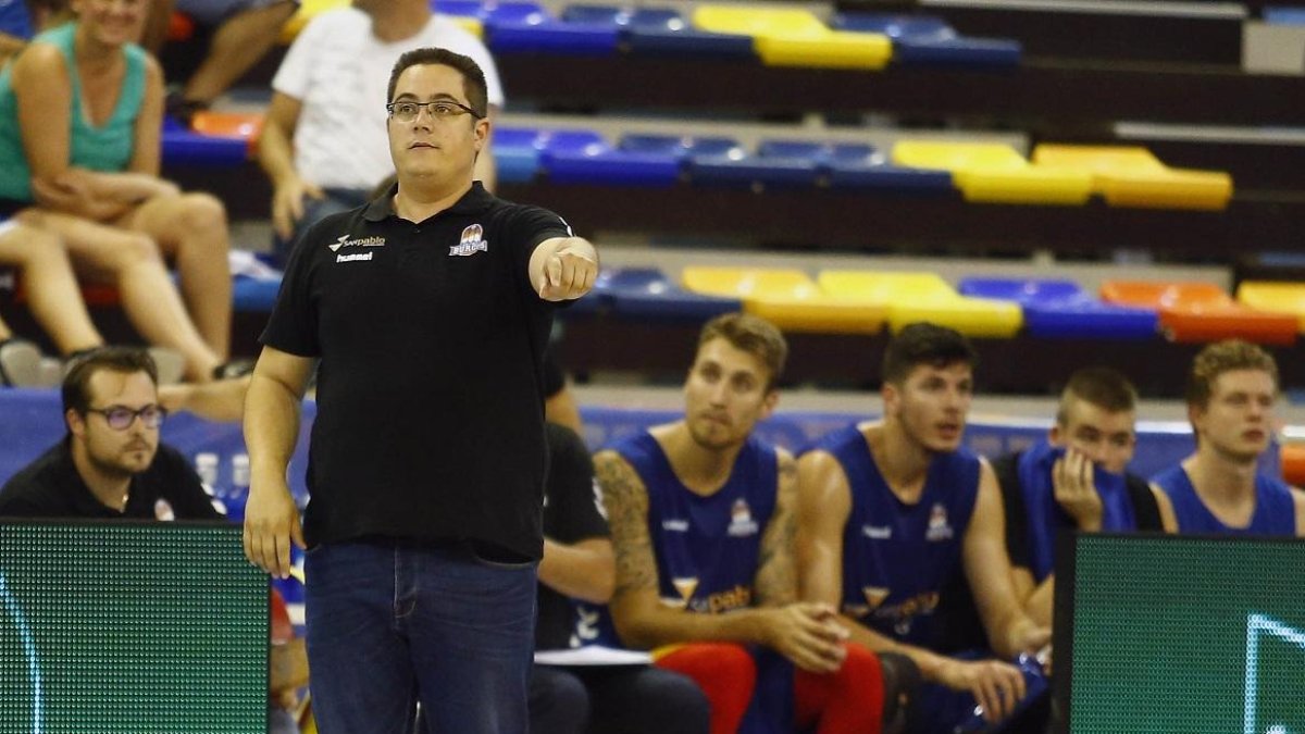 Epi da instrucciones durante un partido.-ACB PHOTO / E. COBOS