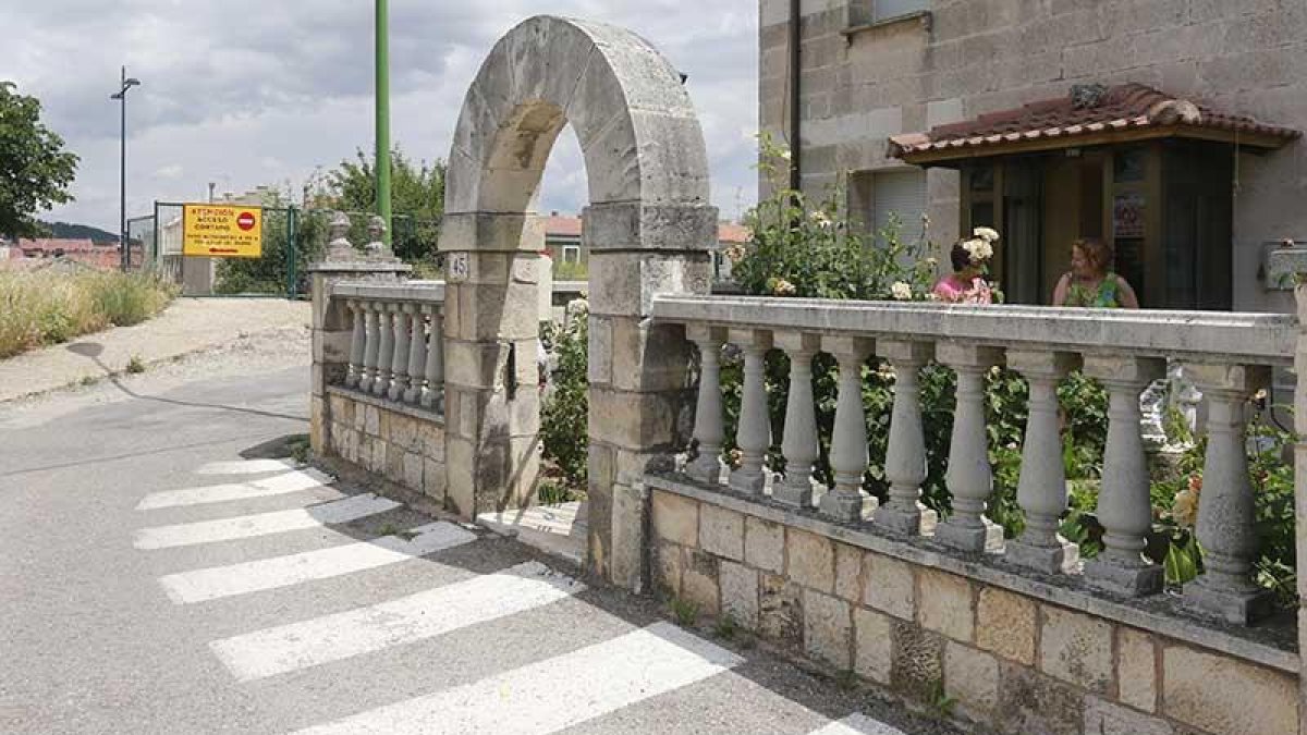 Estado actual de la zona donde hasta principios de noviembre se ubicaba la pasarela del Crucero.-RAÚL G. OCHOA