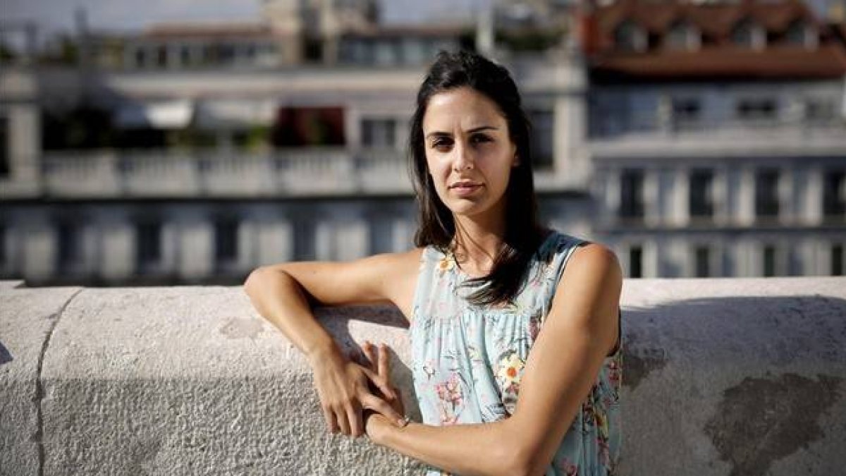 La portavoz del Ayuntamiento de Madrid y miembro del Consejo Ciudadano de Podemos, Rita Maestre, posa para EL PERIÓDICO.-JOSÉ LUIS ROCA