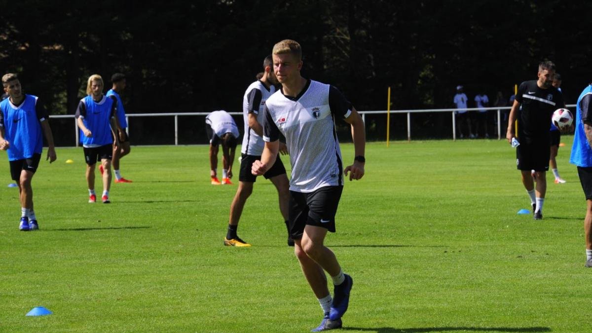 Leak, durante un entrenamiento con la camiseta del Burgos CF. ISRAEL L. MURILLO