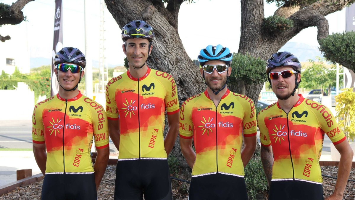 Manuel Peñalver, Diego Rubio, Carlos Barbero y Ángel Madrazo durante la concentración en Altea. RFEC
