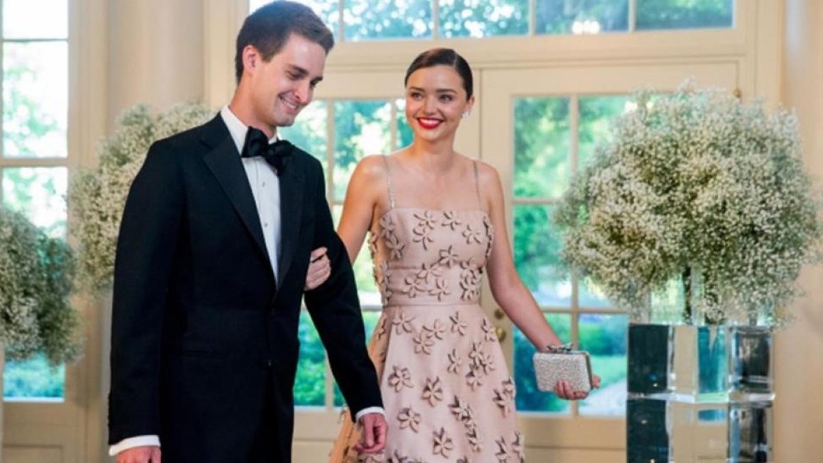 Miranda Kerr y Evan Spiegel posan para Instagram, el día de su boda, el 5 de mayo de 2017.-EL PERIÓDICO (INSTAGRAM)