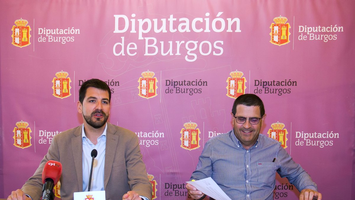 David Jurado y Javier Lezcano, durante la rueda de prensa en Diputación. TOMÁS ALONSO
