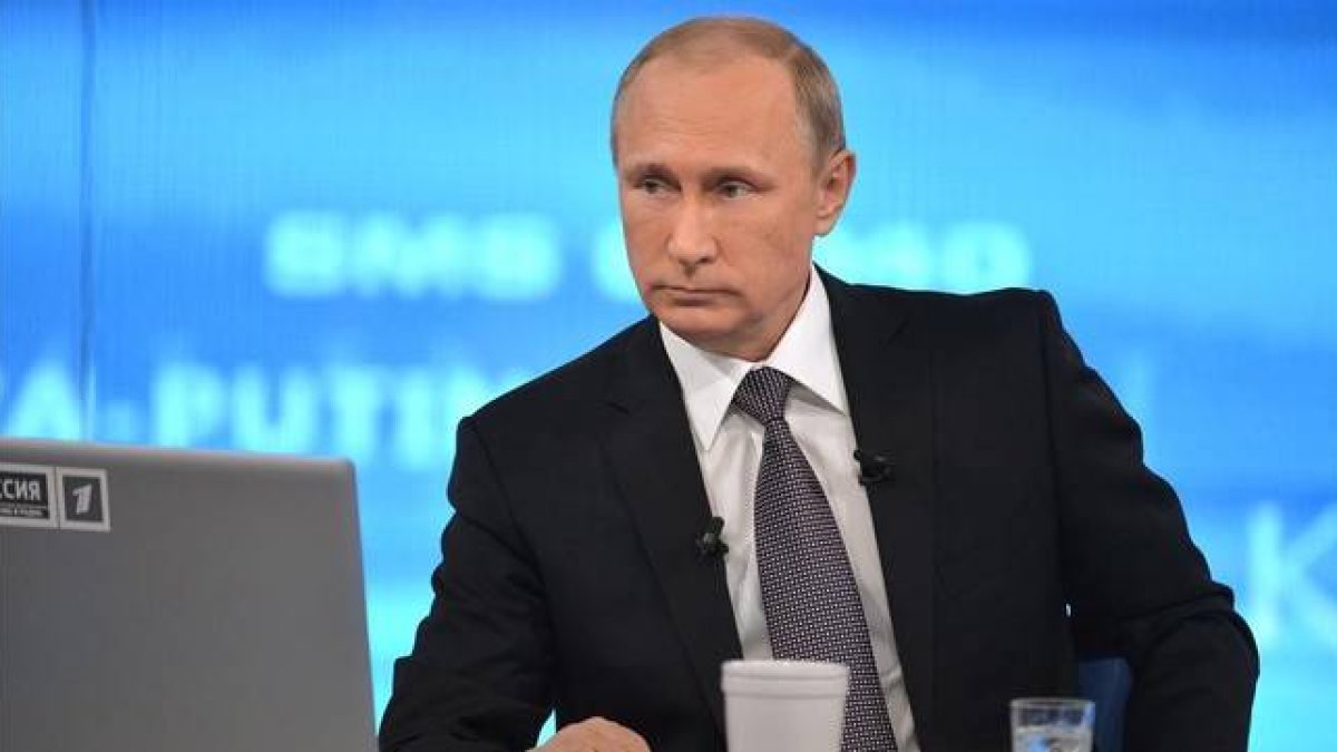 Putin responde por televisión a las preguntas de los ciudadanos, este jueves en Moscú.-Foto : RIA NOVOSTI / ALEXEI DRUGINYN