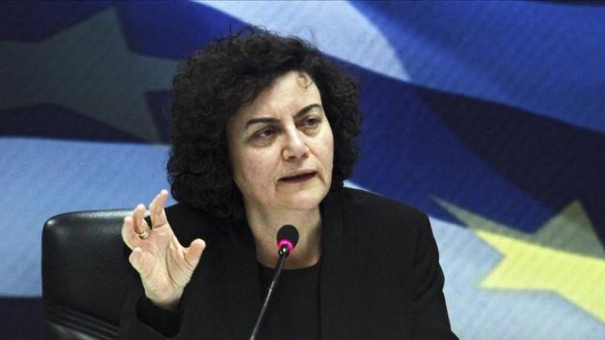 La viceministra de Finanzas griega, Nadia Valavani.-Foto: ALEXANDROS VLACHOS / EFE