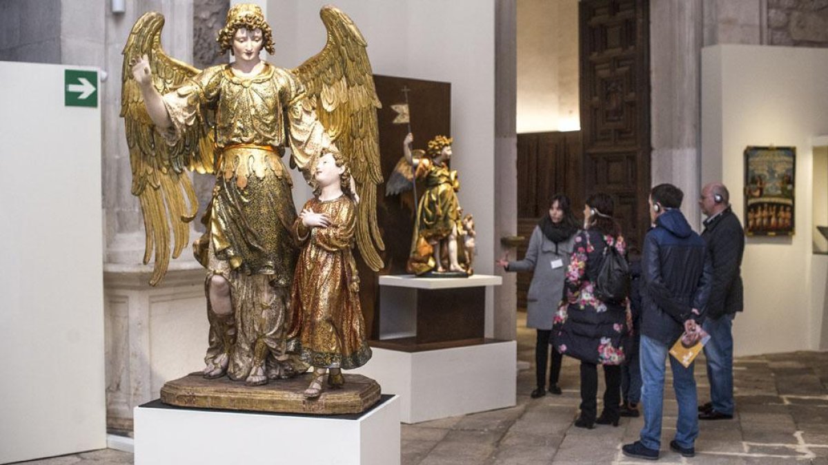 Con los ángeles como línea argumental, la exposición lermeña reúne 90 obras artísticas en tres escenarios de la localidad.-I. L.M.