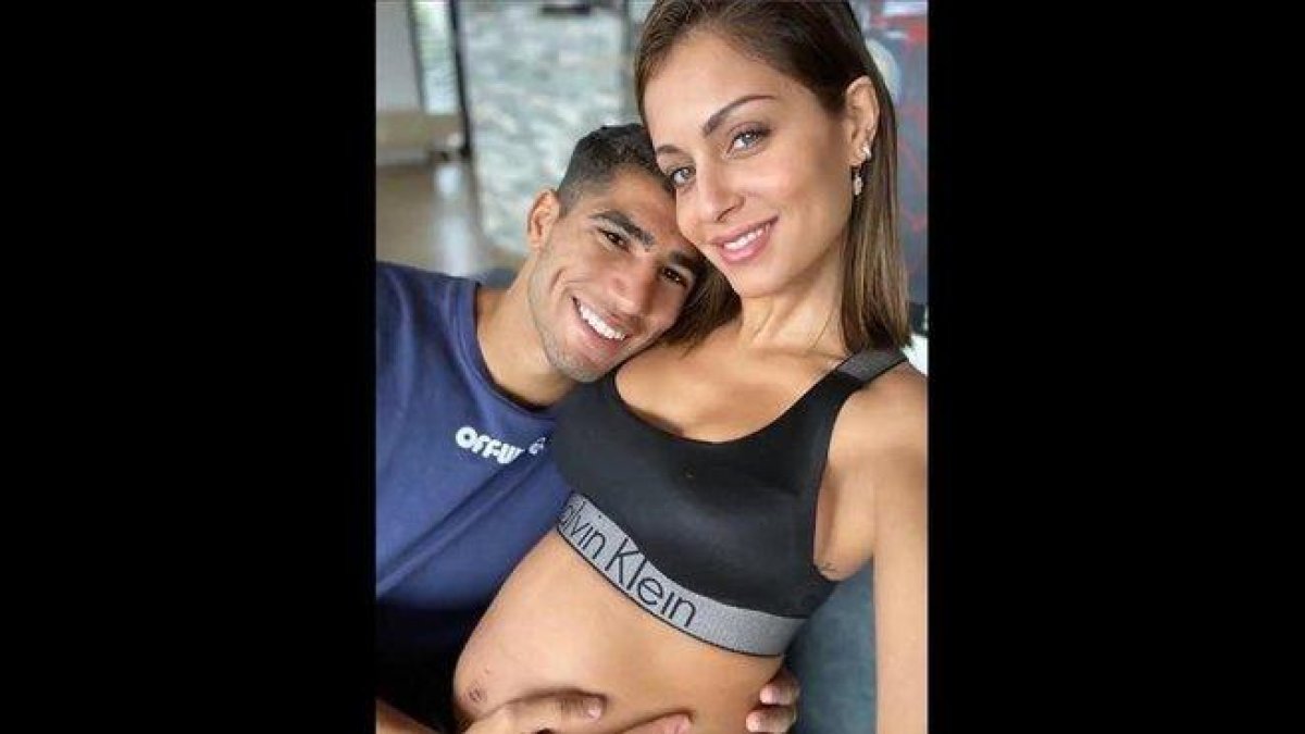 La actriz Hiba Abouk y su novio, el futbolista Achraf Hakimi.-INSTAGRAM