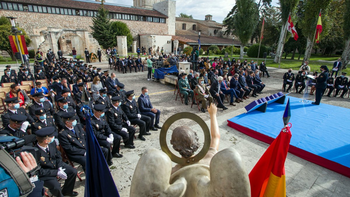 Acto de la festividad de los Ángeles Custodios, patronos de la Policía Nacional. TOMÁS ALONSO
