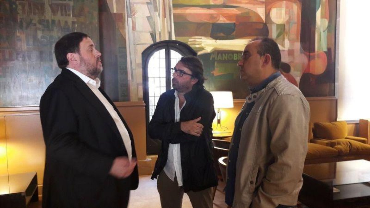 Oriol Junqueras con los líderes de UGT y CCOO en una imagen de archivo.-EL PERIÓDICO (UGT)