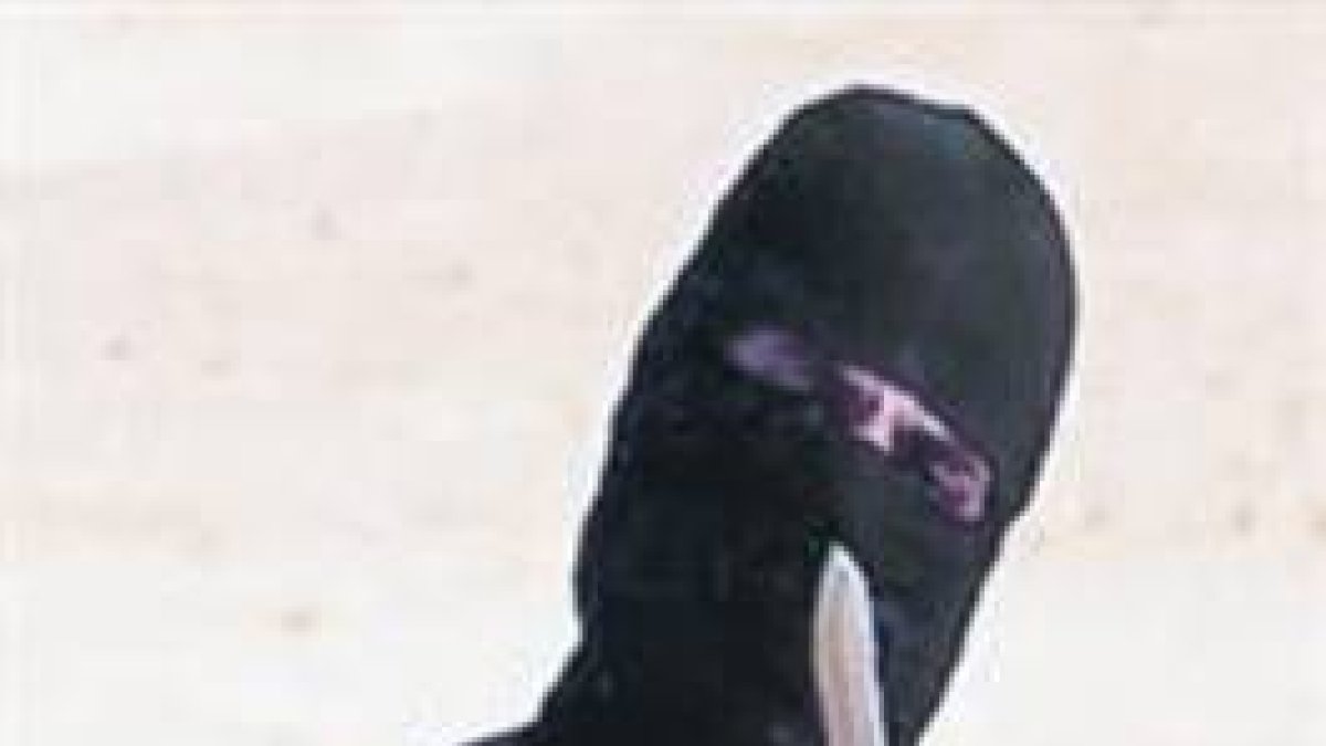 Una imagen del 'yihadista John', en un vídeo del Estado Islámico.-Foto: AFP