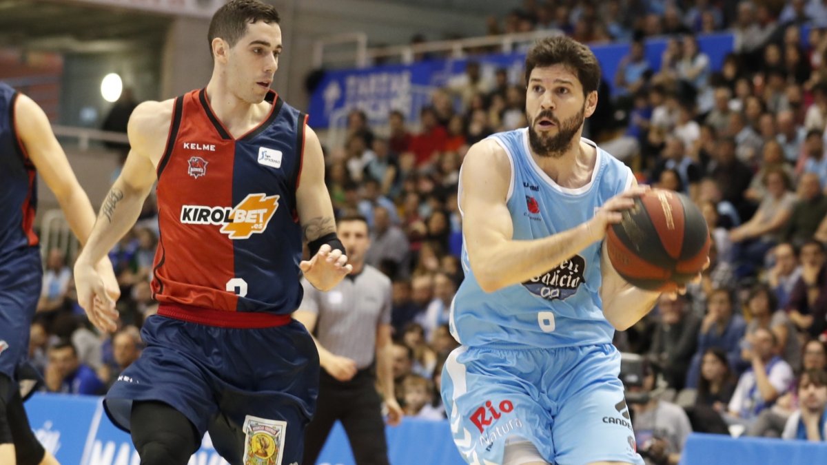 Uriz supera a Vildoza en un partido con el Breogán en ACB. ACB PHOTO