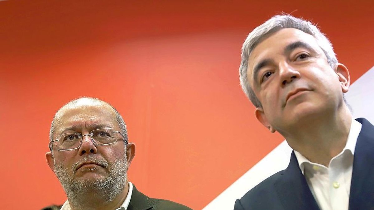 Francisco Igea y Luis Garicano, el día que se presentó como candidato al primero tras el pucherazo de las primarias.-ICAL