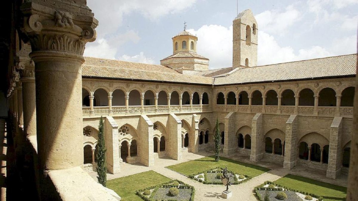claustro de Santa María de Valbuena, en Valladolid.-ICAL