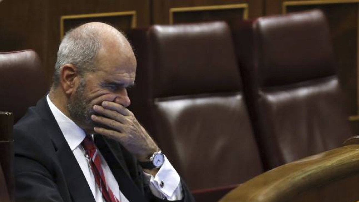 Chaves, en un pleno del Congreso, el pasado día 16.-Foto: Kiko Huesca / EFE