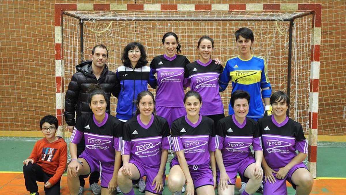 Plantilla del Teyco Informática, que jugará por el tercer y cuarto puesto en la Copa Femenina-Israel L. Murillo