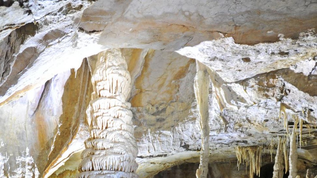 El entorno natural de Ojo Guareña batió récord de visitas en 2016.-I. L.M.