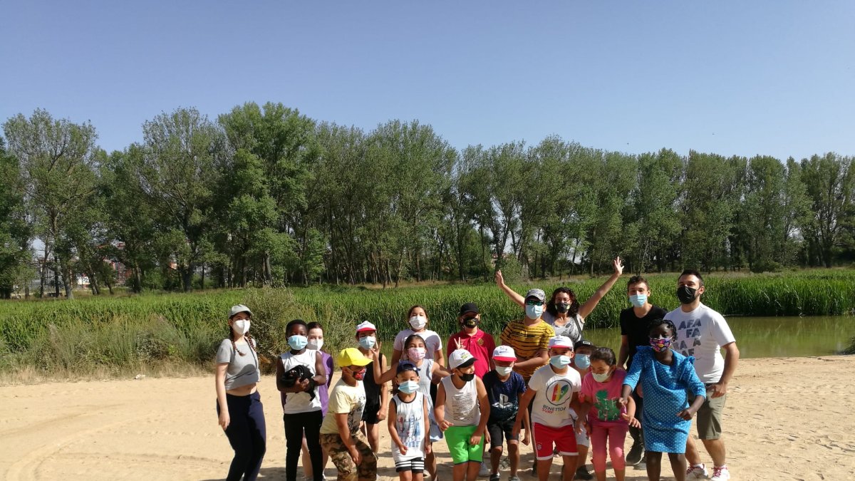 Momento de despedida de uno de los grupos participante en la Escuela de Verano. ECB