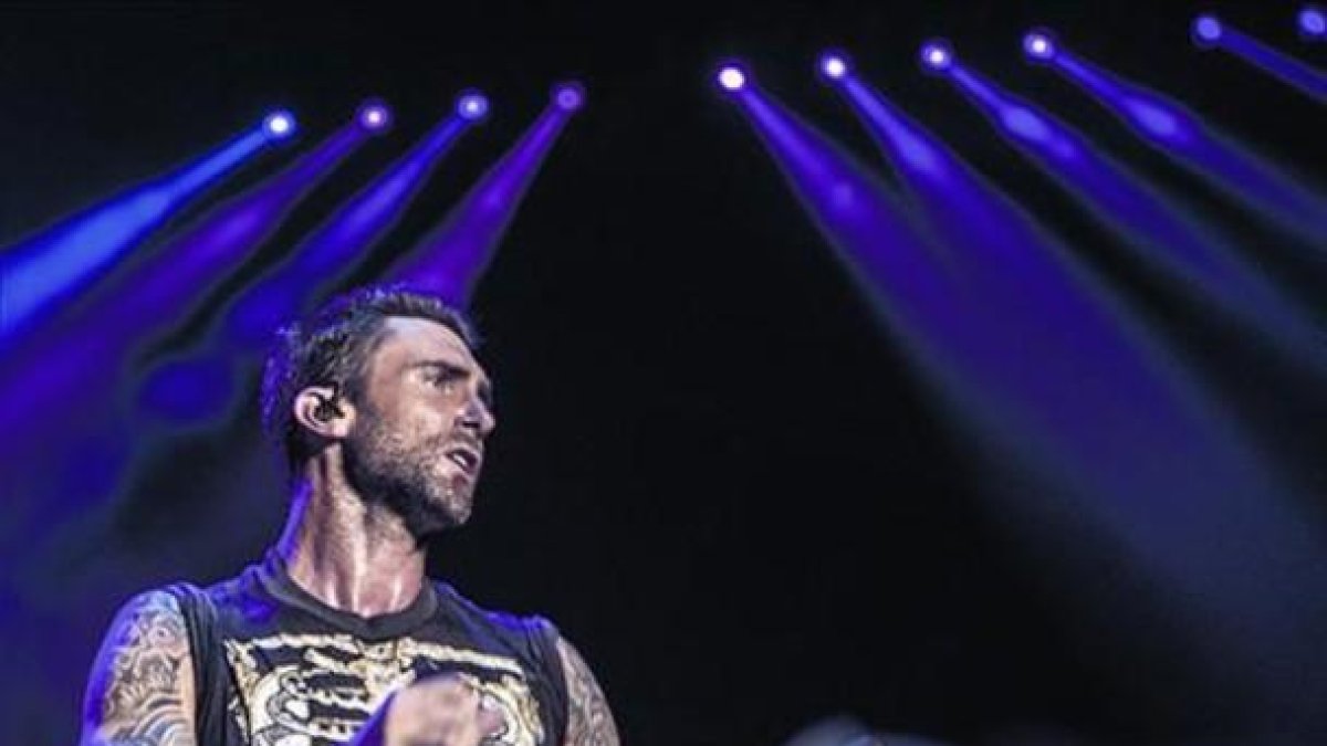 Adam Levine, durante el concierto de Maroon 5 en el Palau Sant Jordi.-FERRAN SENDRA