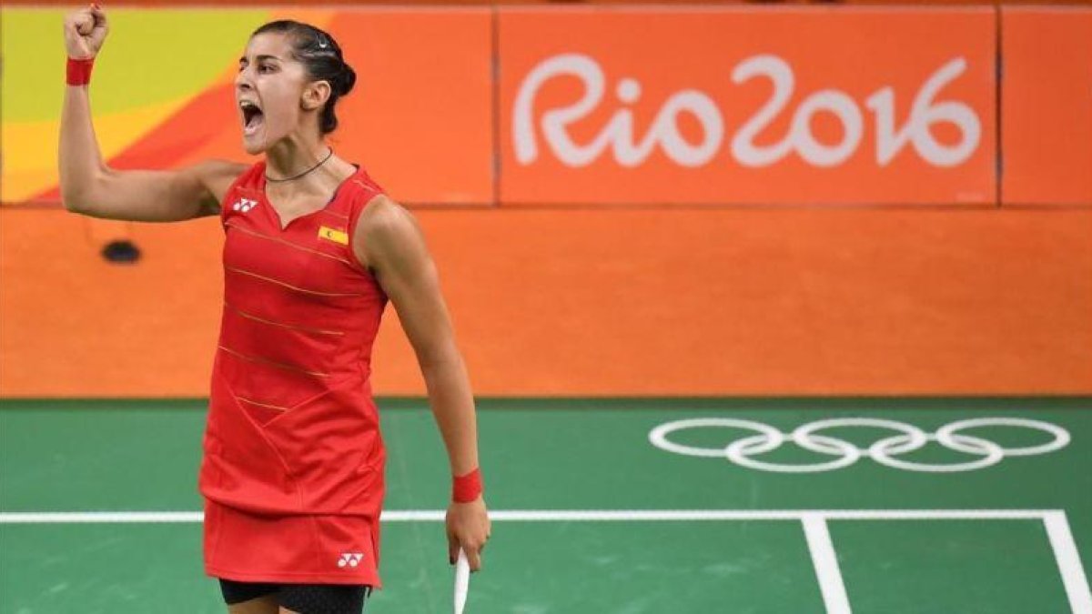 Carolina Marin celebra la victoria ante la surcoreana Sung Ji Hyun, el martes, 16, en los JJOO de Río.-JIM WATSON / AFP