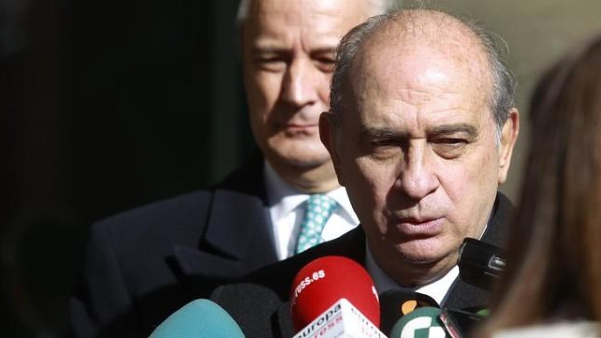 El ministro del Interior, Jorge Fernández Díaz, el lunes tras un acto de la Guardia Civil.-EFE
