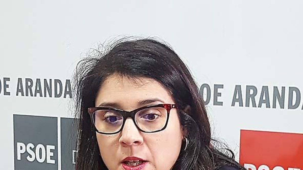 Mar Alcalde se queda sola y se abre una crisis en el PSOE Aranda.-L. VELÁZQUEZ