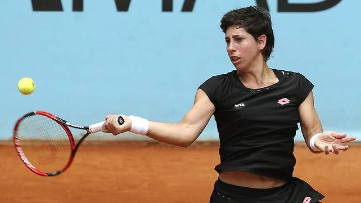La tenista española Carla Suárez en la primera ronda de torneo Mutua Madrid Open.-Foto: EFE / CHEMA MOYA