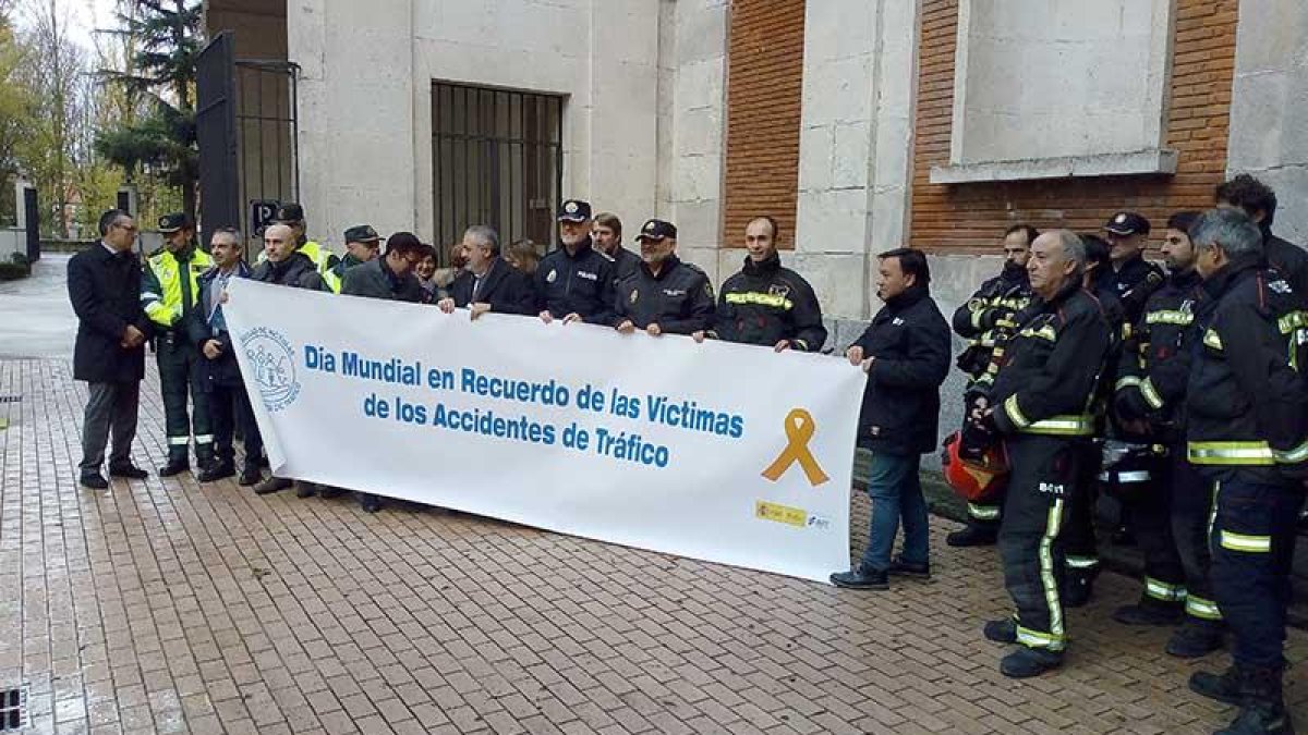 Imagen de la concentración en recuerdo a las víctimas de accidentes de tráfico.-ECB