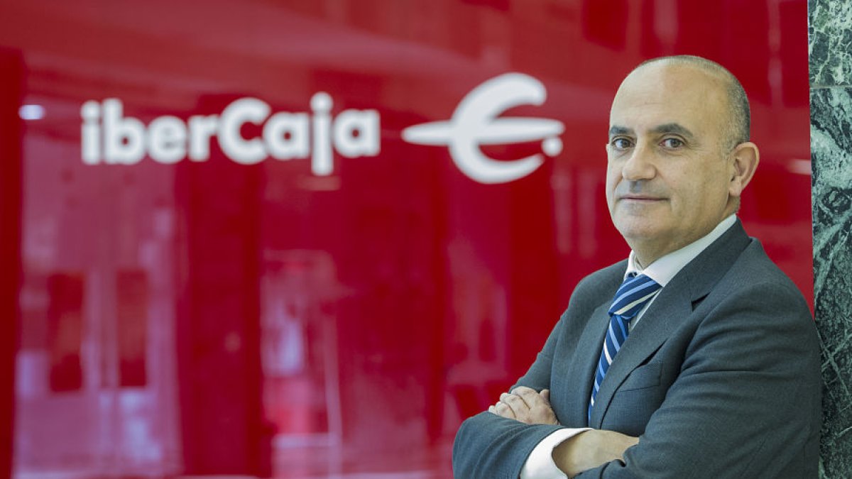 Eduardo Hernández Alonso es el director provincial territorial de Ibercaja en Burgos. ISRAEL L. MURILLO